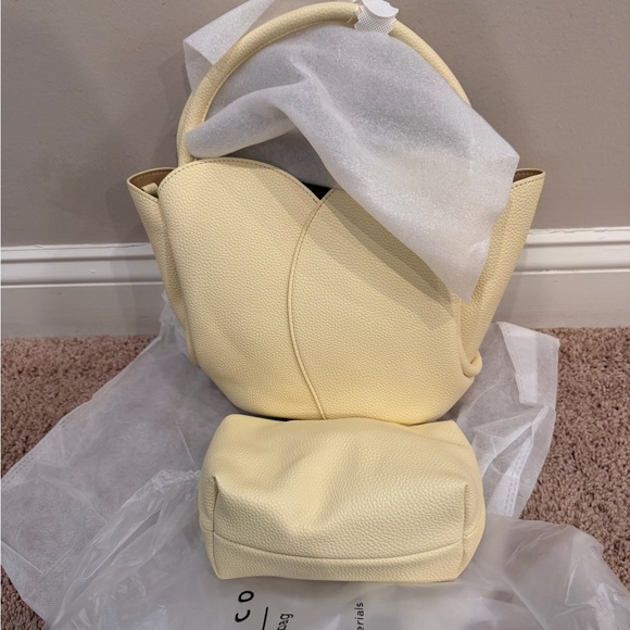 NWT new melie bianco Anthropologie tulip crossbody handle bag and Pouch yellow - Picture 5 of 17